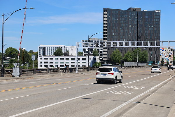 W Burnside Bridge 072