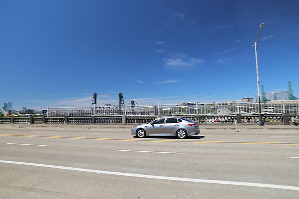 W Burnside Bridge 142