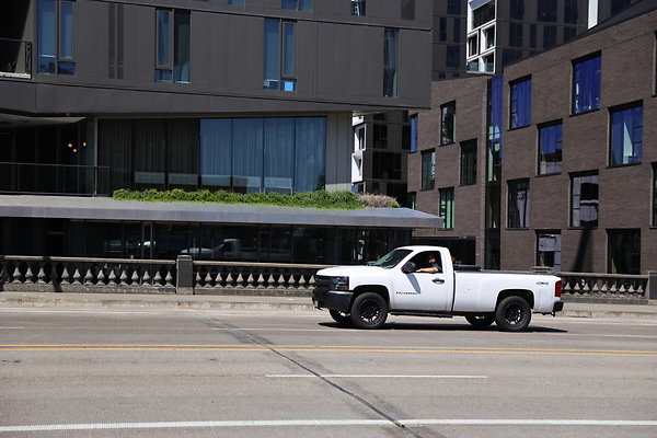 W Burnside Bridge 207