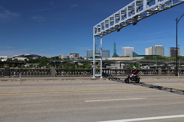 W Burnside Bridge 114