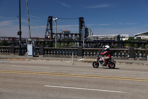 W Burnside Bridge 118