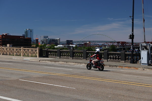 W Burnside Bridge 121