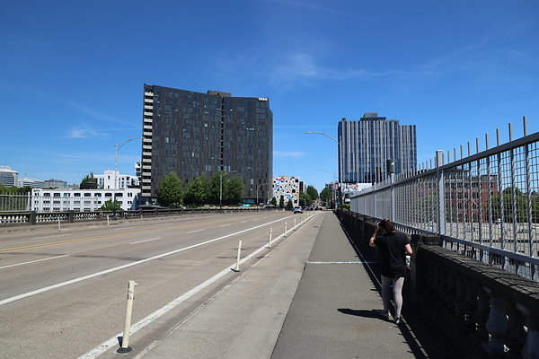 W Burnside Bridge 145