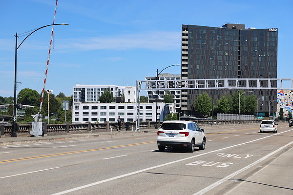 W Burnside Bridge 071