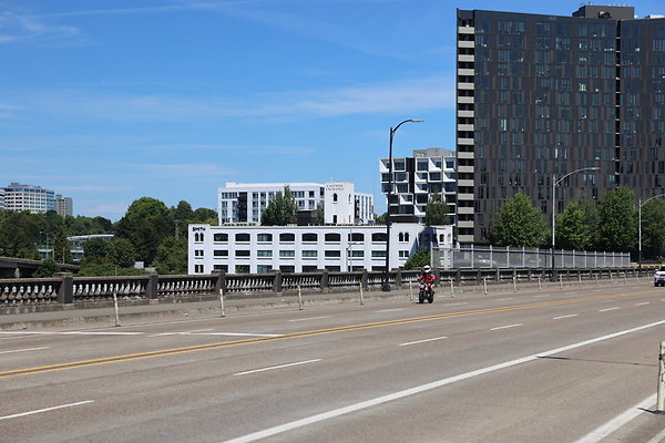 W Burnside Bridge 102