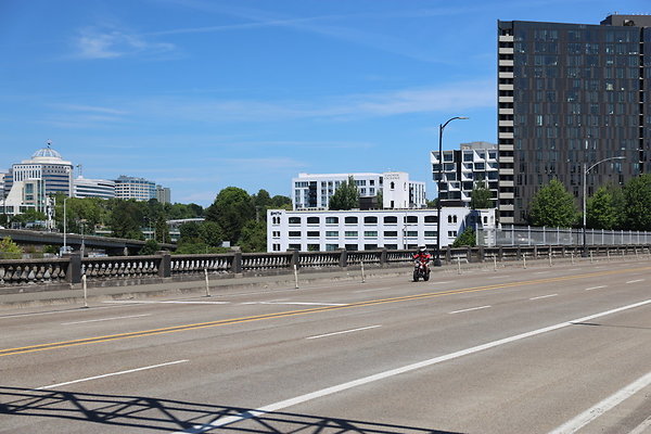 W Burnside Bridge 104