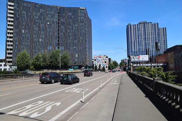 W Burnside Bridge 156