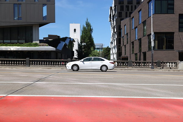 W Burnside Bridge 233