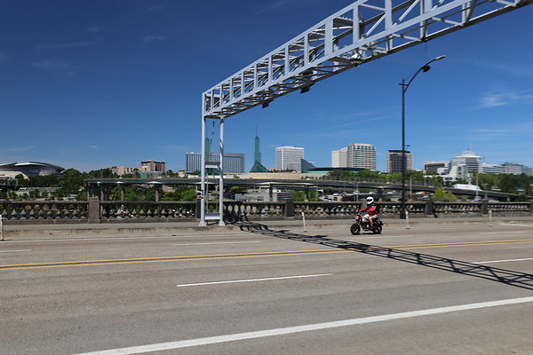 W Burnside Bridge 113