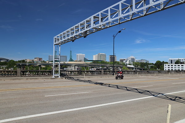 W Burnside Bridge 112