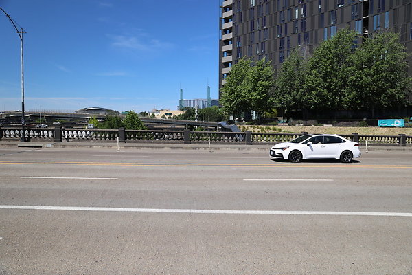 W Burnside Bridge 185