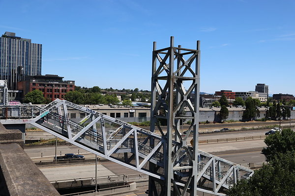 W Burnside Bridge 122