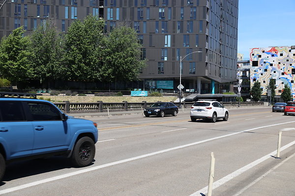 W Burnside Bridge 159