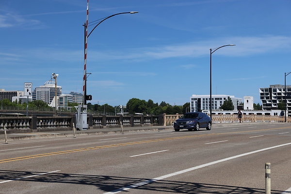 W Burnside Bridge 028