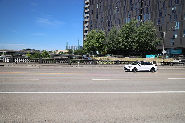 W Burnside Bridge 184