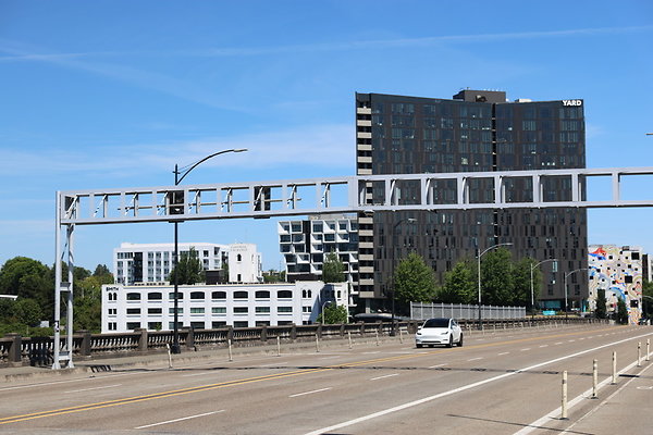 W Burnside Bridge 076