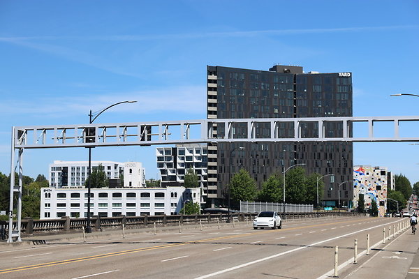 W Burnside Bridge 075