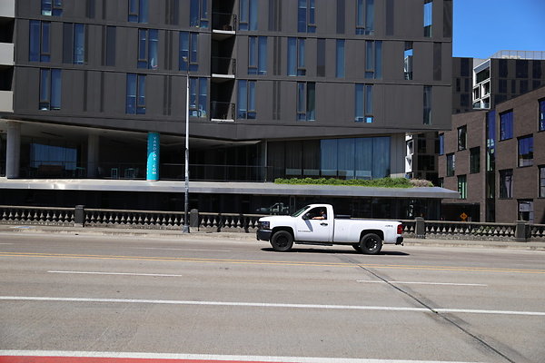 W Burnside Bridge 209