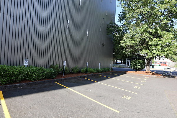 One North Kartini 253