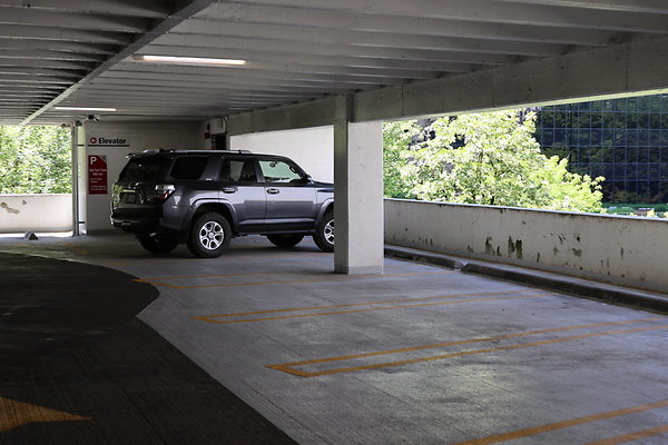 Crown Plaza Garage 056