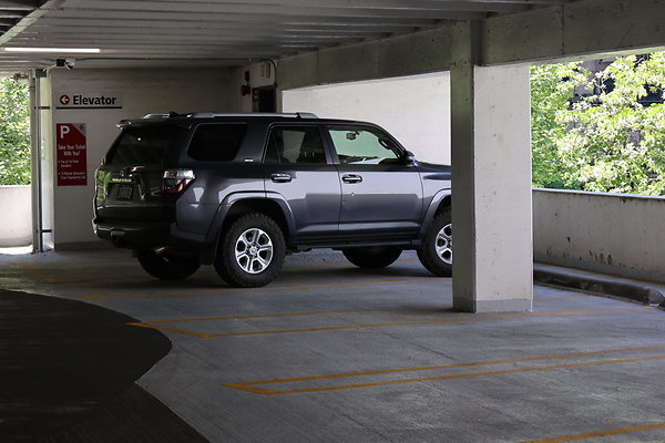 Crown Plaza Garage 057