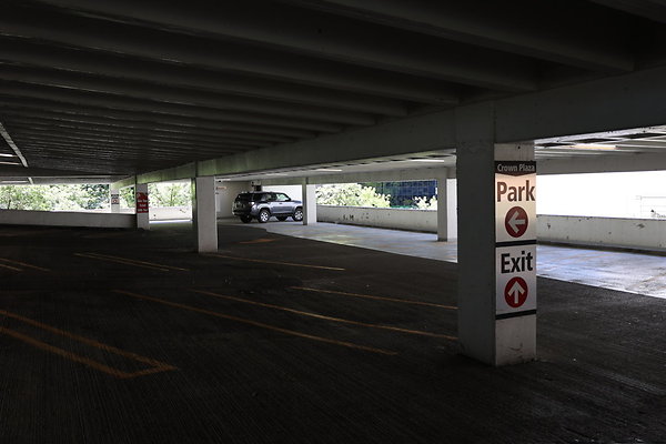 Crown Plaza Garage 037