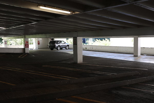 Crown Plaza Garage 029