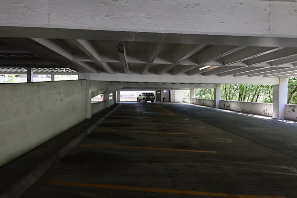 Crown Plaza Garage 099