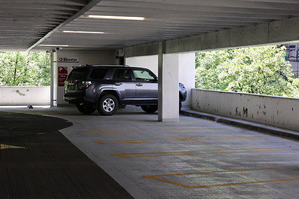 Crown Plaza Garage 051