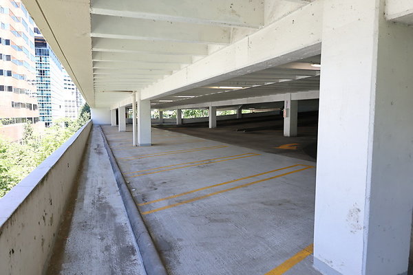 Crown Plaza Garage 081
