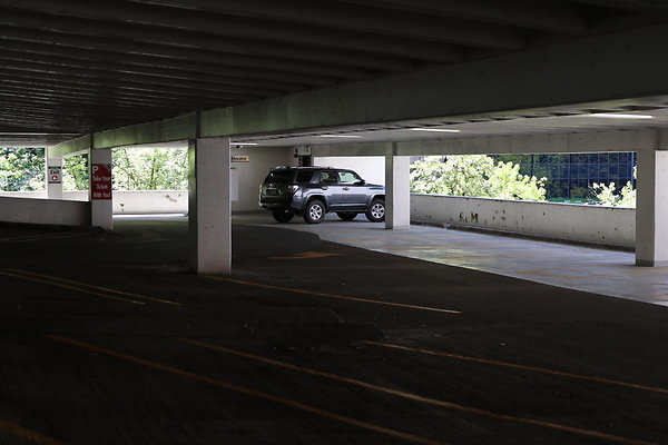 Crown Plaza Garage 039