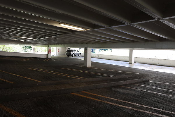 Crown Plaza Garage 028