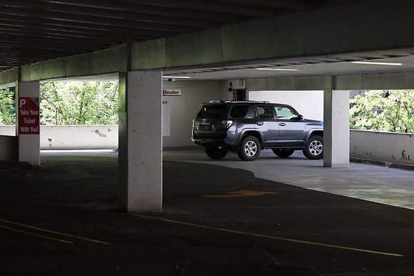 Crown Plaza Garage 043