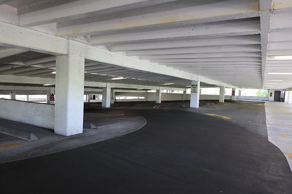 Crown Plaza Garage 093
