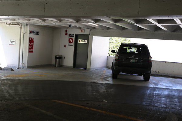 Crown Plaza Garage 022