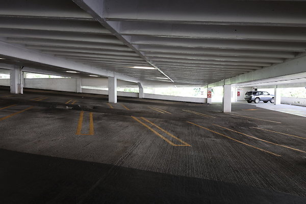 Crown Plaza Garage 032