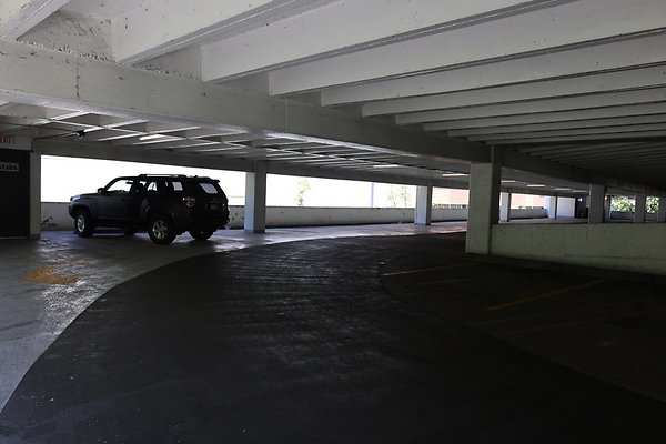 Crown Plaza Garage 089