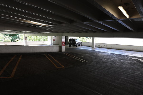 Crown Plaza Garage 023