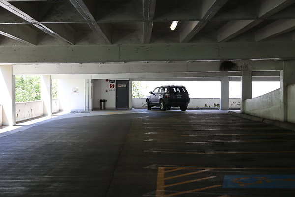 Crown Plaza Garage 004