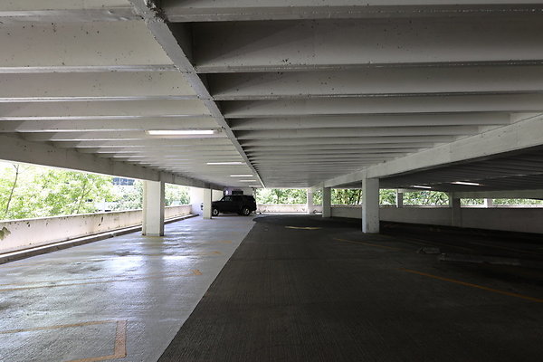Crown Plaza Garage 140