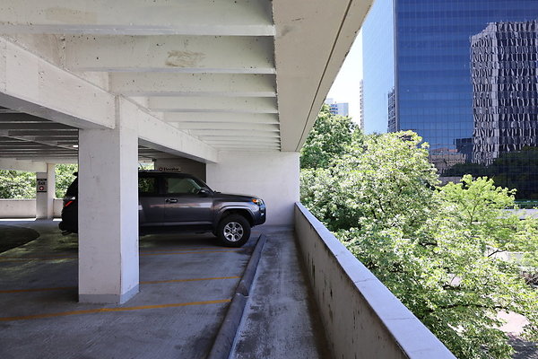 Crown Plaza Garage 075
