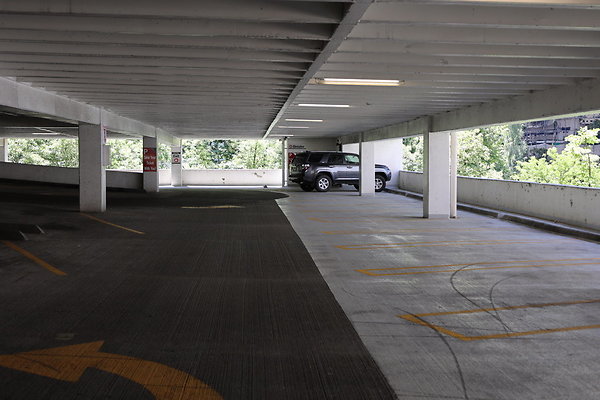 Crown Plaza Garage 047