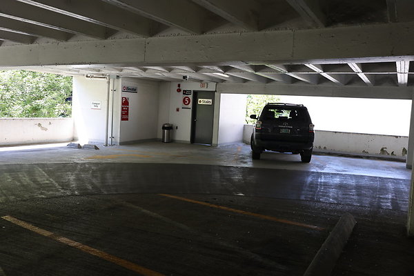 Crown Plaza Garage 021