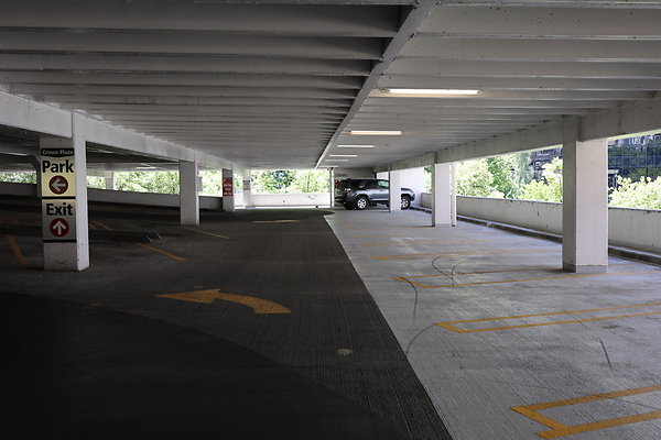 Crown Plaza Garage 045