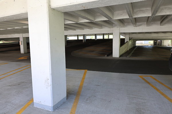 Crown Plaza Garage 080