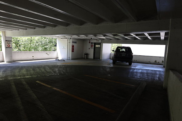 Crown Plaza Garage 020