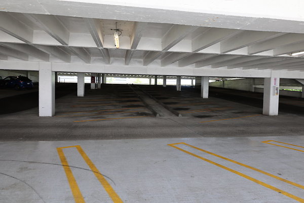 Crown Plaza Garage 066