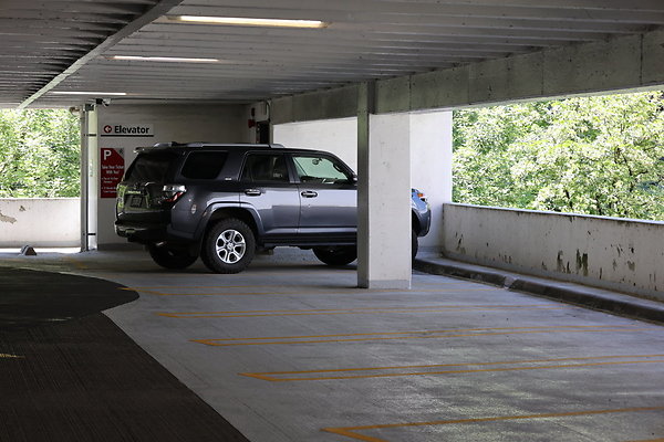 Crown Plaza Garage 052