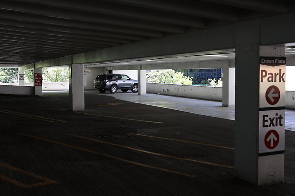 Crown Plaza Garage 038