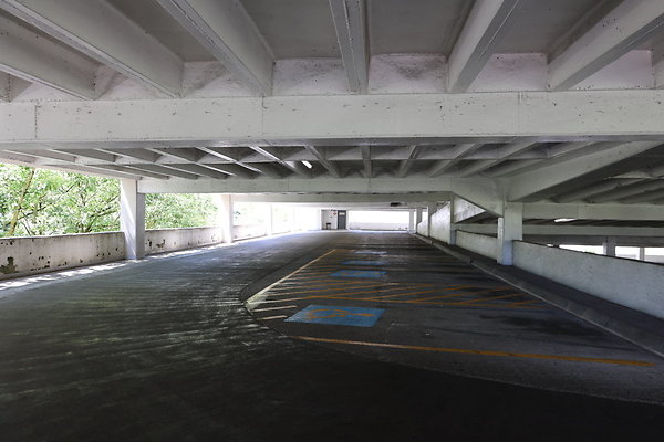 Crown Plaza Garage 090